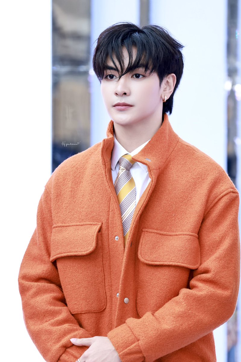 Hyunhannn_Yuh's tweet image. 250214📸

Can you understand how handsome such a face is?💯

GALDERMA x JOONGDUNK
#JourneyofGLOW 
#Galderma
#GlowThroughLife 
#SkinThatFeelsLikeYouAgain 
#AestheticsByGaldermaThailand
@ChenRcj #จุงอาเชน