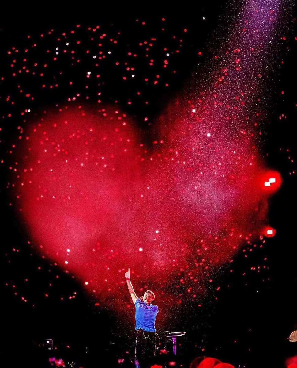 ColdplayUK_'s tweet image. Happy Valentine’s Day fellow Coldplayers 🌹 | #ValentinesDay