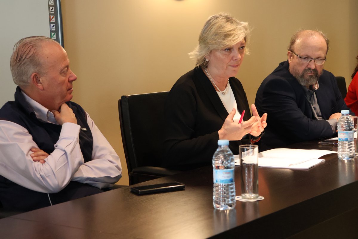 🏗️📐🏙️ A alcaldesa <a href="/Palvarellos/">Paula Alvarellos</a> aborda, coa directiva e socios da APEC, o desenvolvemento urbanístico que está a experimentar #Lugo.