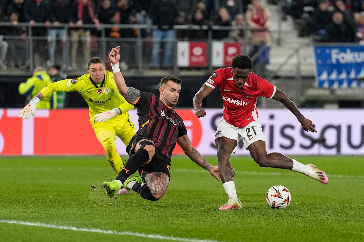 AZAlkmaar's tweet photo. 🙌 𝐔𝐧𝐟𝐨𝐫𝐠𝐞𝐭𝐭𝐚𝐛𝐥𝐞 𝐧𝐢𝐠𝐡𝐭!
📸 Bekijk het fotoverslag: https://t.co/ed1C3ujCll
#AZAlkmaar #azgal #UEL #TheFutureIsOurs https://t.co/dnK0Xs7wby