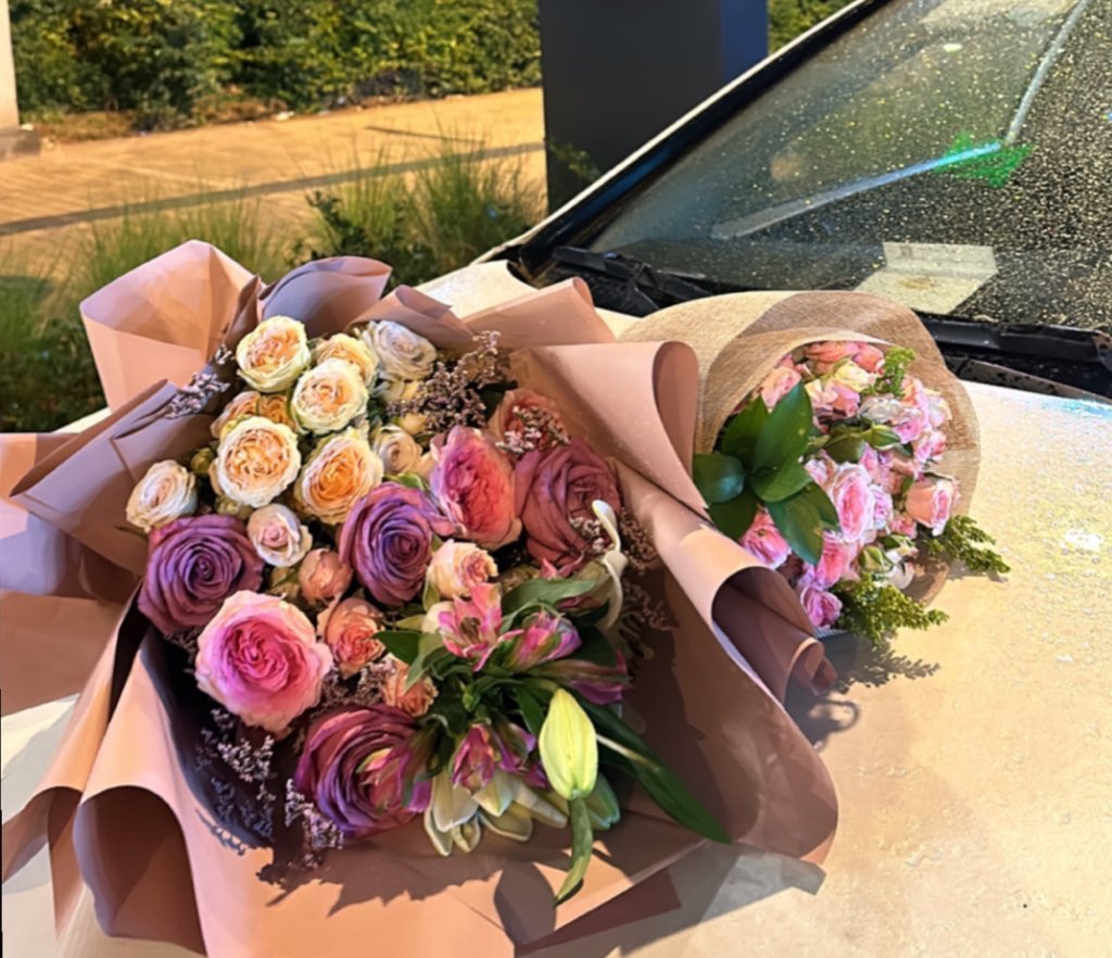 ﴿وَآخِرُ دَعْوَاهُمْ أَنِ الْحَمْدُ لِلَّهِ رَبِّ الْعَالَمِينَ﴾

عظم المُراد فـ هان الطريق فـجاءت لذّة الوصول لتُمحي مشقة السنين. 🎓

انتهيت من مشروع تخرجي اللي يُجسّد شغفي الكبير بهذا المجال الحمدالله على التمام💜💜