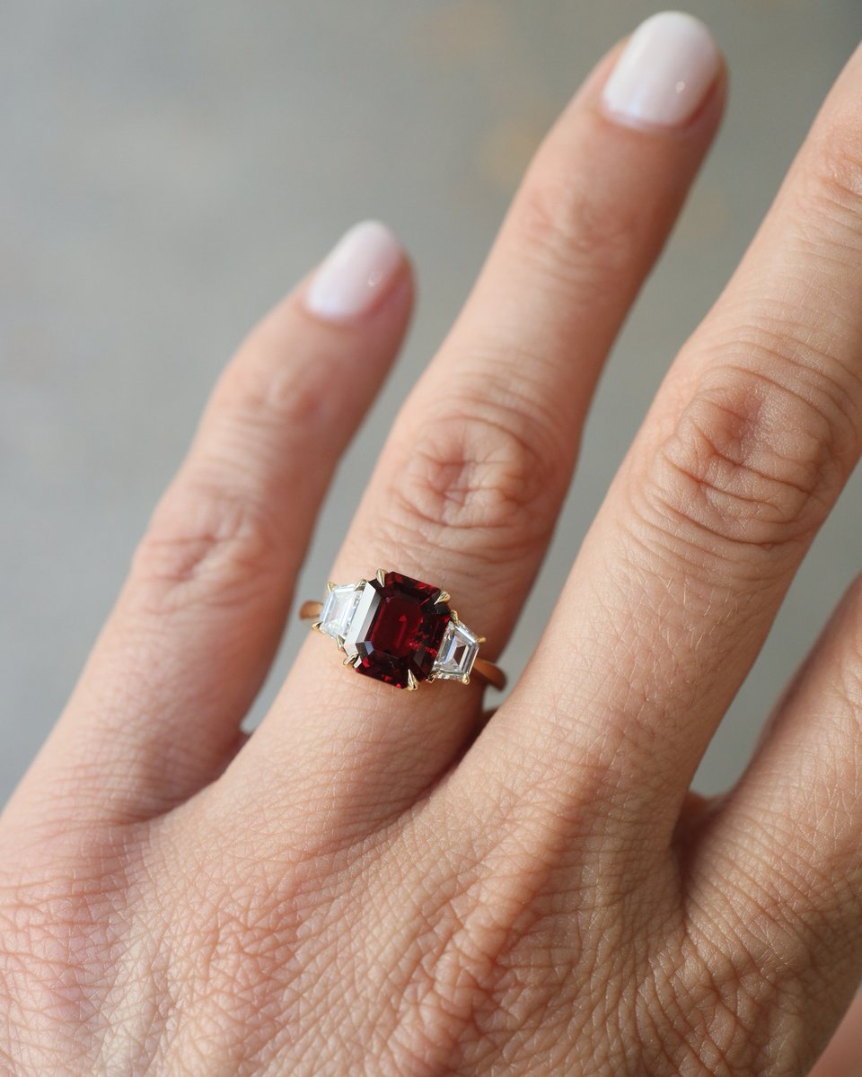 Harmonyjewelsld's tweet image. Seeing ❤️ everywhere... or is it just us? 😏
HAPPY VALENTINE´S DAY!!
Swipe through and feel the love! 💌

#rubyengagementring #valentinesday #valentines #londonjewelers #londonjeweler #engagementring #engagementringsph #engagementringideas #engagementringgoals