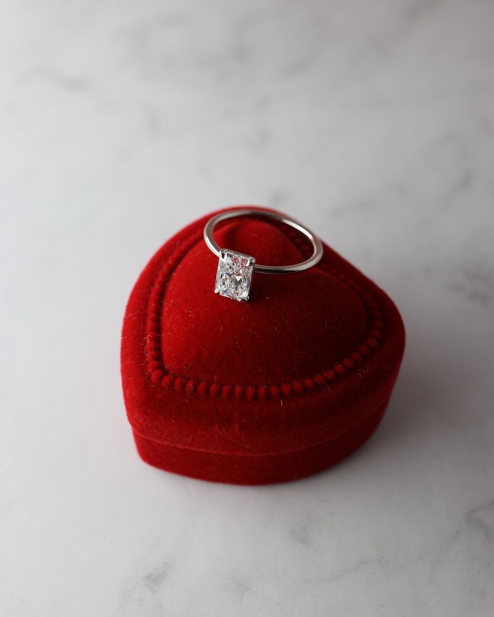 Harmonyjewelsld's tweet image. Seeing ❤️ everywhere... or is it just us? 😏
HAPPY VALENTINE´S DAY!!
Swipe through and feel the love! 💌

#rubyengagementring #valentinesday #valentines #londonjewelers #londonjeweler #engagementring #engagementringsph #engagementringideas #engagementringgoals