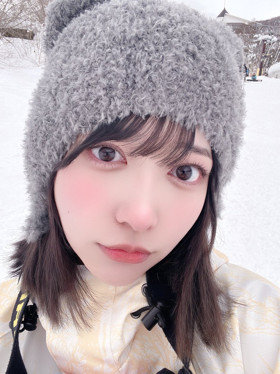 南乃空 溫柔凝視鏡頭的黑白風格肖像