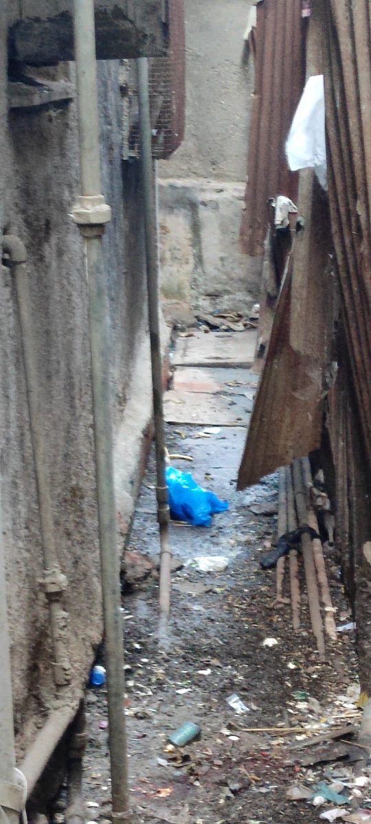 SubhashKalugade's tweet photo. 108/c Jagannath chawl, sitaram potdar marg, mumbai 400002
House galli 
Drainage issues
@mieknathshinde
@Devendra_Office @mybmc @mybmcWardC https://t.co/m3uWQArSGp