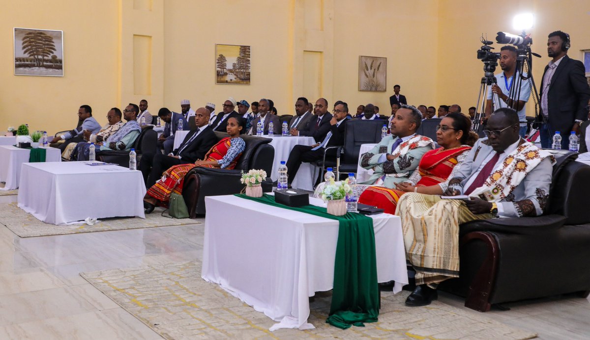 7ኛው የፍትህ ሚኒስቴር እና የክልል ፍትህ ቢሮዎች የጋራ ጉባኤ በሶማሌ ብሔራዊ ክልላዊ መንግስት በጅግጅጋ ከተማ "ጠንካራ የፍትህ አካላት ቅንጅት ለተረጋገጠ የህዝብ አመኔታ" በሚል መሪ ቃል በዛሬው እለት መካሄድ ጀመረ፡፡