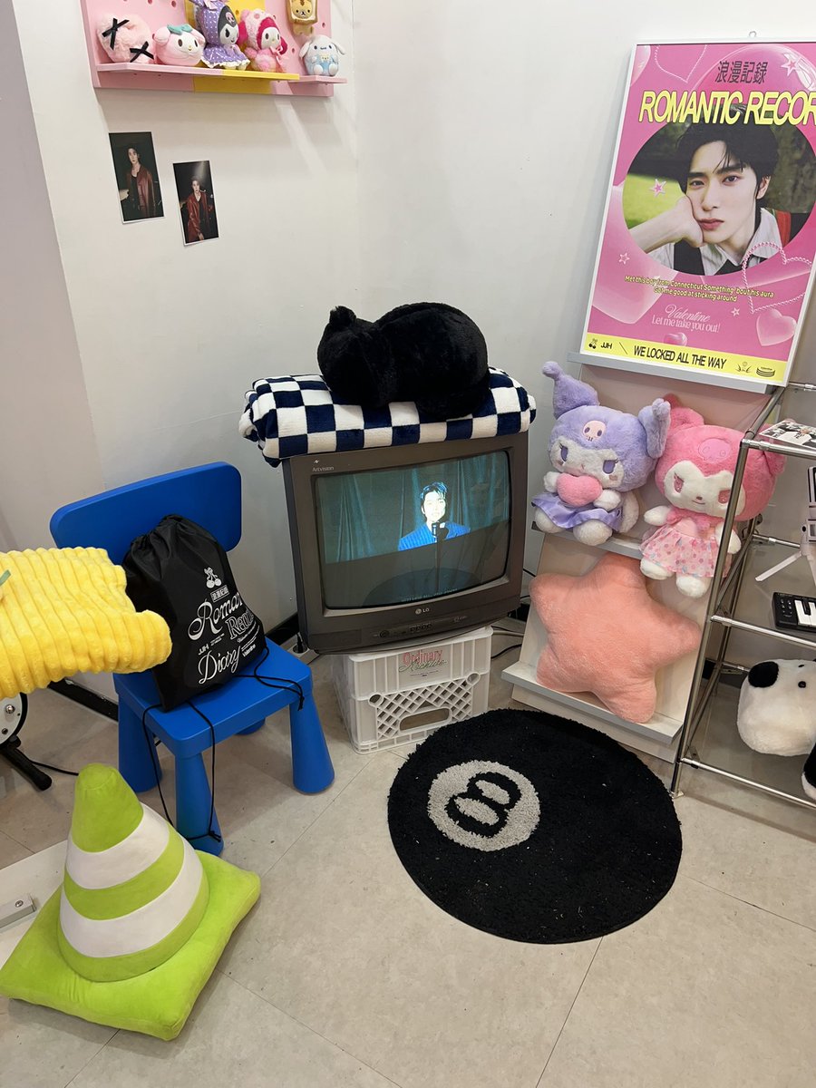 📍카페 오디너리 아카이브
작년 마크 생카때도 갔었는데 마크 생카와는 또다르게 완전 핑크핑크하고 예뻤던 생카💕

#낭만기록_정재현