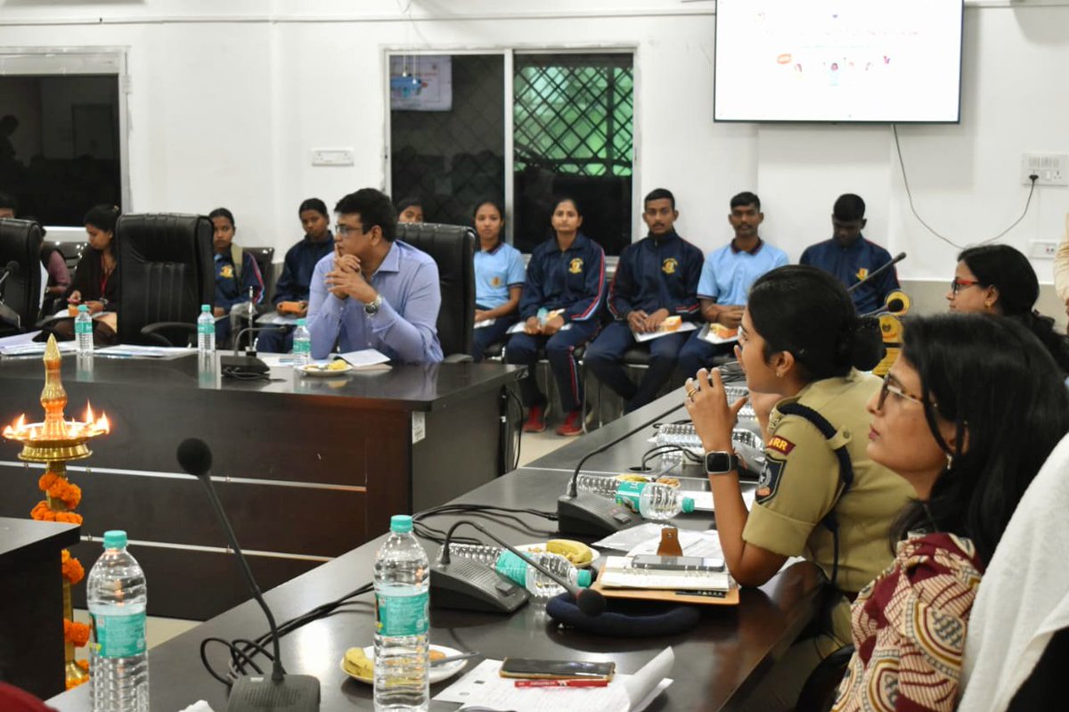Umi Daniel (@danielumi) on Twitter photo Delighted to participate & share migration and it's impact on women and girls in a district level stakeholders sensitisation event on Beti Bachao Beti Padhao & Crime against women and girls by Sundargarh dist Police and UNICEF. <a href="/spsundargarh/">SUNDARGARH POLICE</a> <a href="/UNICEFIndia/">UNICEF India</a> Delighted to participate & share migration and it's impact on women and girls in a district level stakeholders sensitisation event on Beti Bachao Beti Padhao & Crime against women and girls by Sundargarh dist Police and UNICEF. <a href="/spsundargarh/">SUNDARGARH POLICE</a> <a href="/UNICEFIndia/">UNICEF India</a>