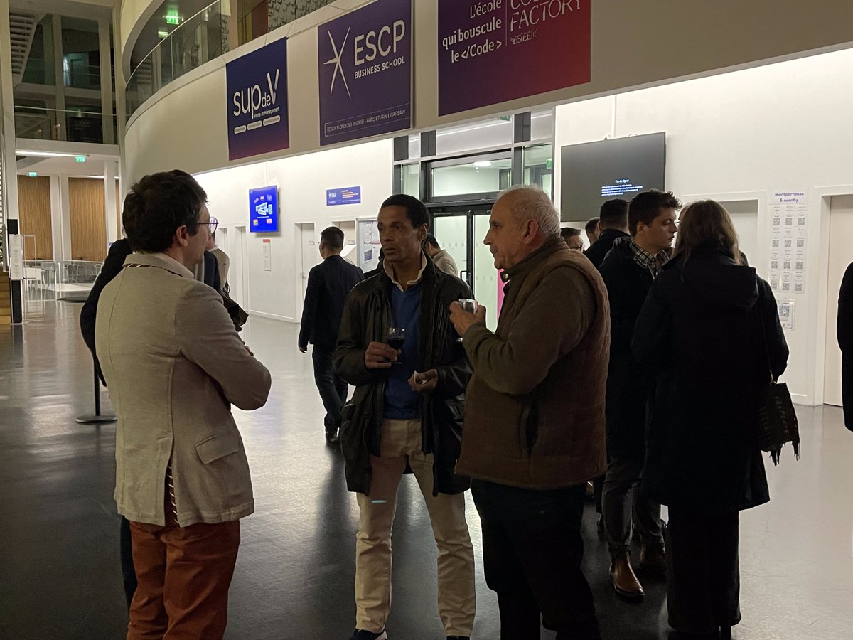 [EVENT] 🚀 A successful launch for the new ESCP Alumni #Defense Group! On February 13, experts and enthusiasts gathered for a captivating roundtable discussion on a key topic: naval #drones and their impact on warfare at sea. Thanks to all the participants for joining us! #ESCP