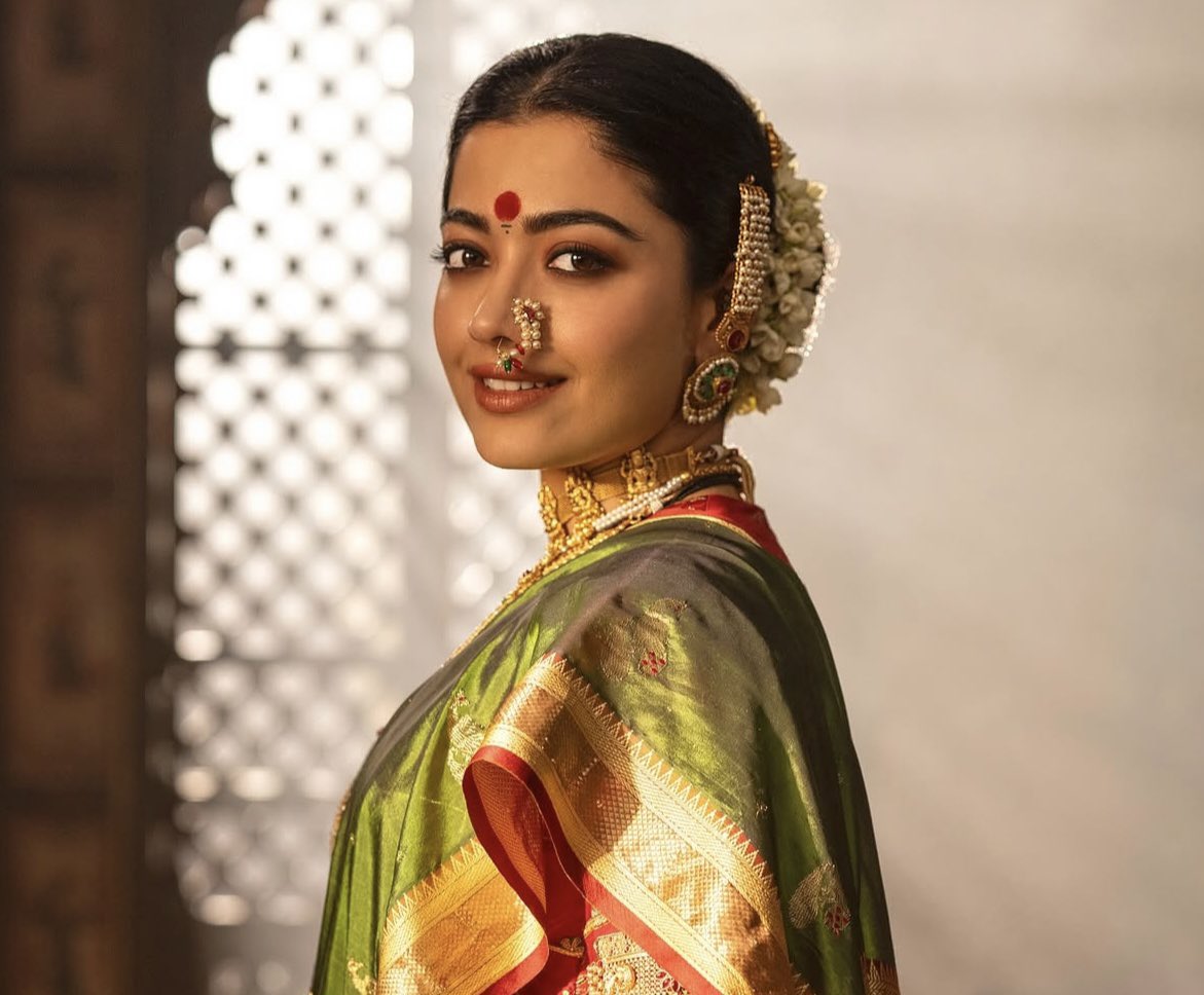 Director #LaxmanUtekar brings on screen an important chapter from history in its raw form. What makes #Chhaava different is its focus on the battles, strategy &amp; bravery of Marathas rather than love story or unnecessary songs. #VickyKaushal’s towering performance is the soul (1/3)