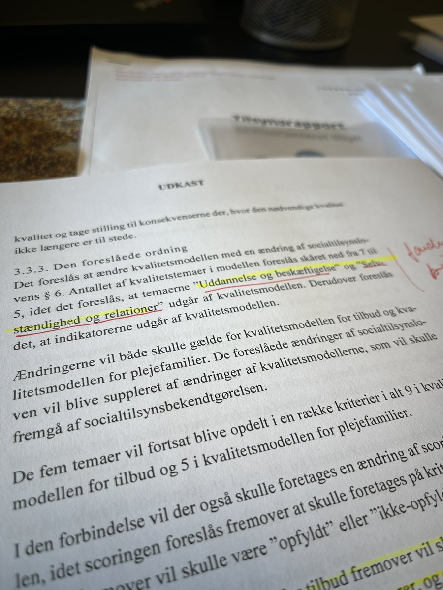 Læser på lovforslag om forringelse af Socialtilsynet. Beskæmmende læsning.

Blandt en masse andet skidt: 2 temaer fjernes fra tilsynets kvalitetsmodel: “selvstændighed og relationer” og “uddannelse og beskæftigelse”. 

Klar nedprioritering af pædagogisk indsats. Hvorfor egentlig?