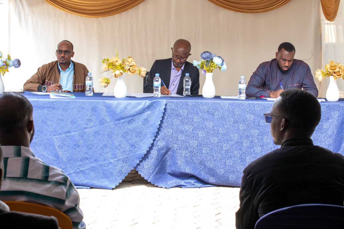 RwandaEngineers's tweet image. 1/4
A proud and defining moment as engineers and technologists take their oath, pledging to uphold the values and standards that define our profession. Their dedication to integrity, excellence, and innovation will shape the future in incredible ways!

#EngineeringFuture…