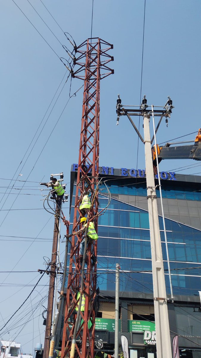 se_op_bhills's tweet photo. ⚡️Interlinking of 11 kV feeders from Krishnanagar Substation is in progress! ⚡️#SummerReady #EnergizingLives #PowerUpgrade @tgspdcl https://t.co/mi6b2P2SUH