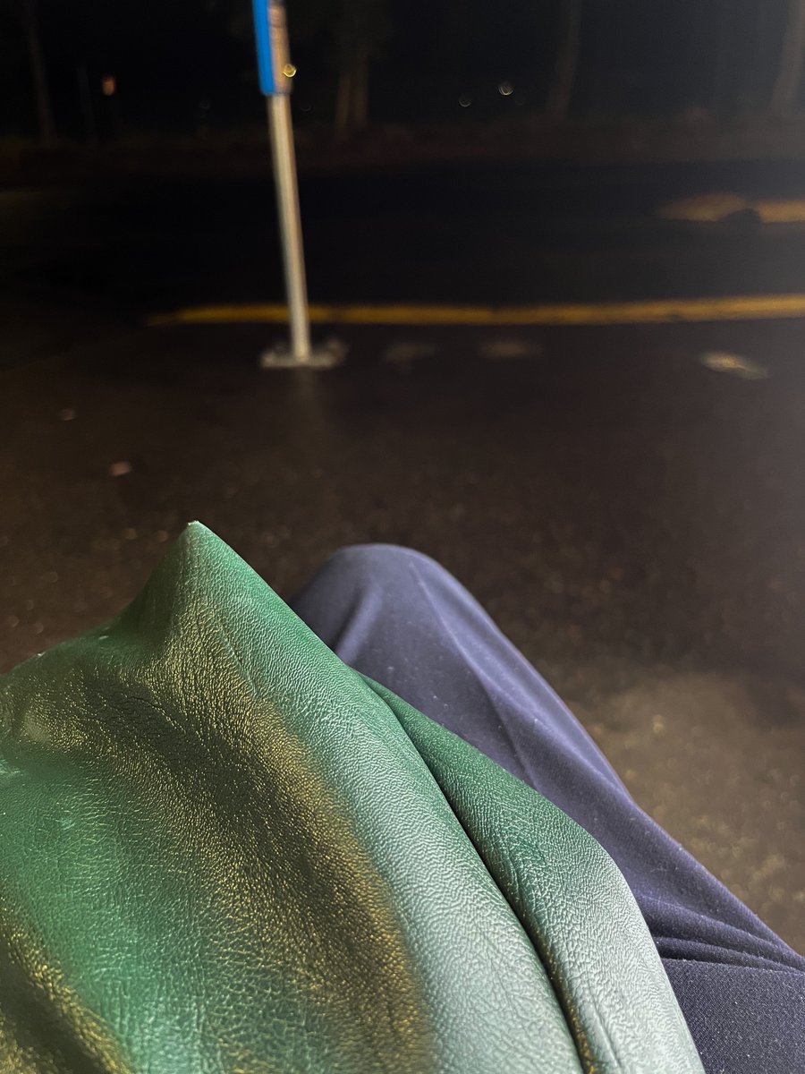 ukkikki_jingai's tweet photo. バレンタインも仕事でした
友人にいい所を紹介してもらったのですが少し遠くて不便です
#シドニー
#LiveInSydney https://t.co/L4CnM47FUe