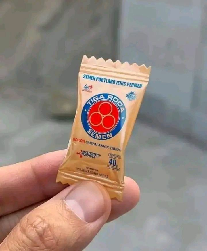 fl0werlaundry's tweet photo. Eh.. tak nyangka..
Un, makasih ya Renga untuk coklat nya—
ah aku tidak membawa apapun dengan ku tapi.. ini.
Maaf jika ini terlalu kecil, aku akan membelikan sesuatu lebih besar nantinya.. https://t.co/qYmGTvxOxa