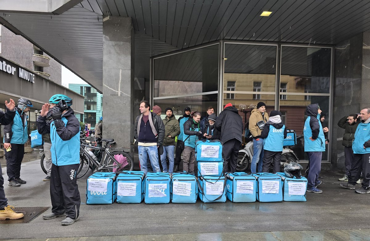 Protestni sestanek dostavljalcev 💪 #Wolt, jih slišite?