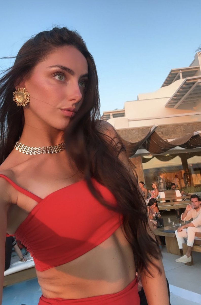 ImLaughingstock's tweet image. We go together like peanut butter and jelly, like peas and carrots, like a bologna sandwich and a bomb.

Happy Valentines Day.