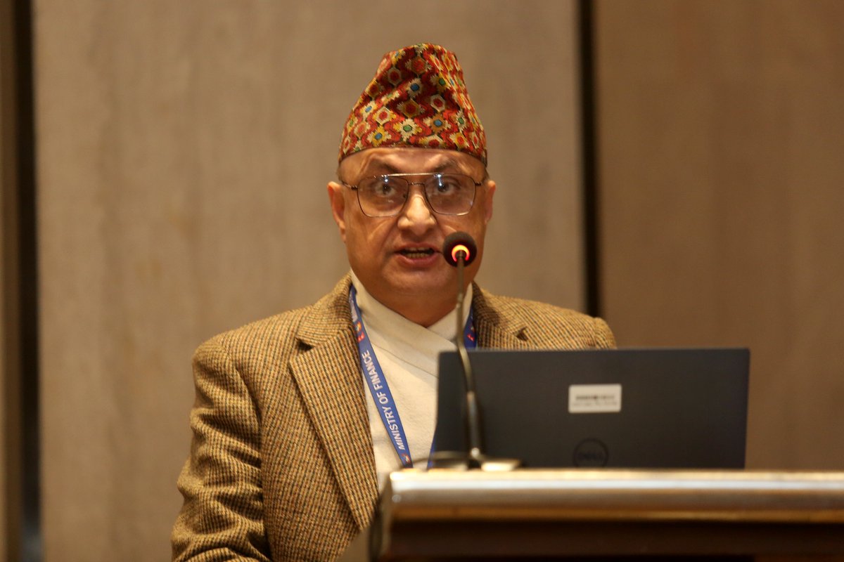 IFC_SouthAsia's tweet image. 1/3 of Nepali homes are headed by women👩‍👧. But only 1/4 have insurance. @IFC_org, with @Irish_Aid support, held gender sensitivity awareness workshops for #Nepal’s insurance industry, which will bring more women into its fold.

#InsureHERProtectALL #SheforShield