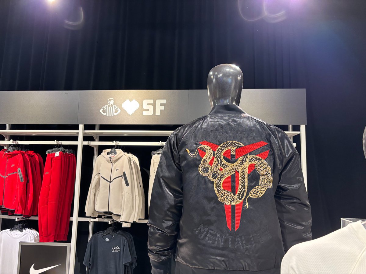 HsiehKevin's tweet photo. Dropped by the @footlocker  Locker All-Star Experience 👟🏀in San Francisco 🌉 and picked up some swag. #NBAAllStar #NBAAllStar2025 #NBA #Nbaallstarweek #DubNation #yearofthesnake 🐍 #TMNT ☢️🐢 https://t.co/MSRc0GFcya