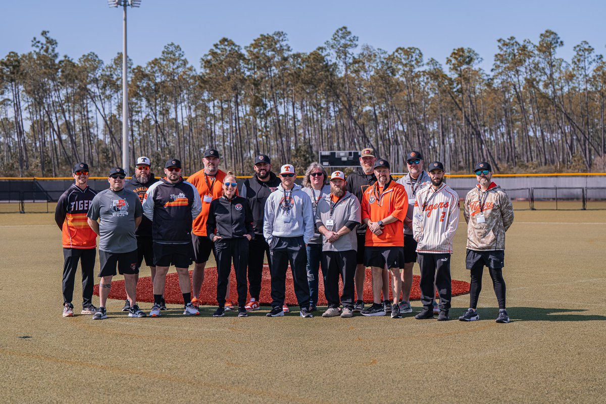 Rawlings_Tigers's tweet photo. Coaches are ready! #tigerfest https://t.co/eZPZrPojWN