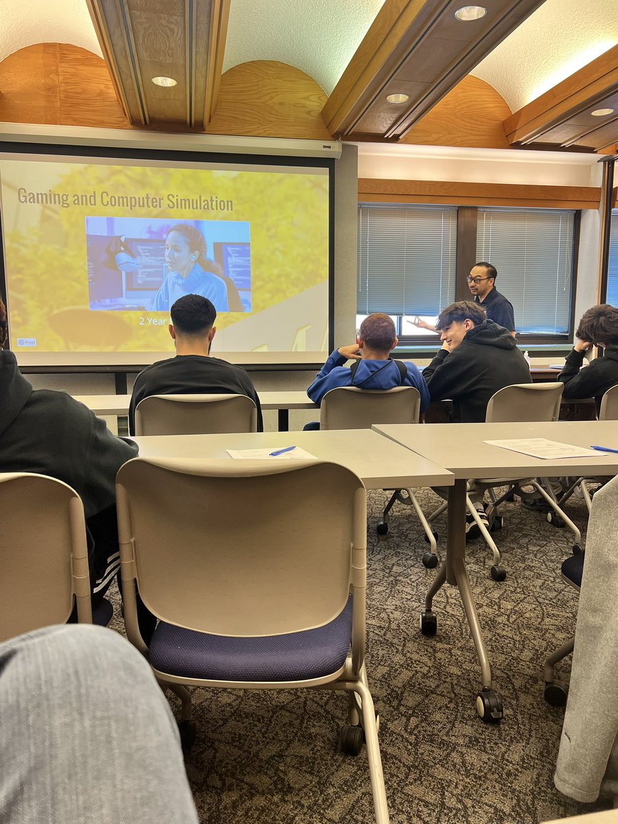 RoundTableOC's tweet image. Cohort #4 1st trip to @matcmilwaukee Thank you for your partnership!