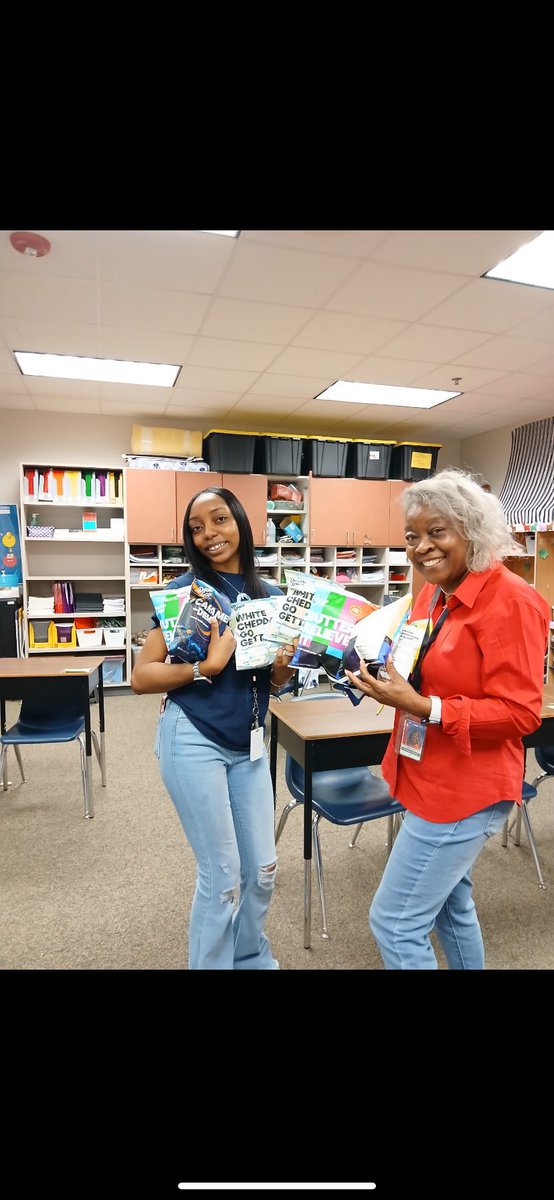 Parkway Elementary in Crowley ISD, a proud partner of Tarleton State University, got free popcorn through the Student Social Work Association’s national initiative, celebrating 60 teachers. This sparked talks on a fundraiser to support student initiatives for 2025 and beyond.