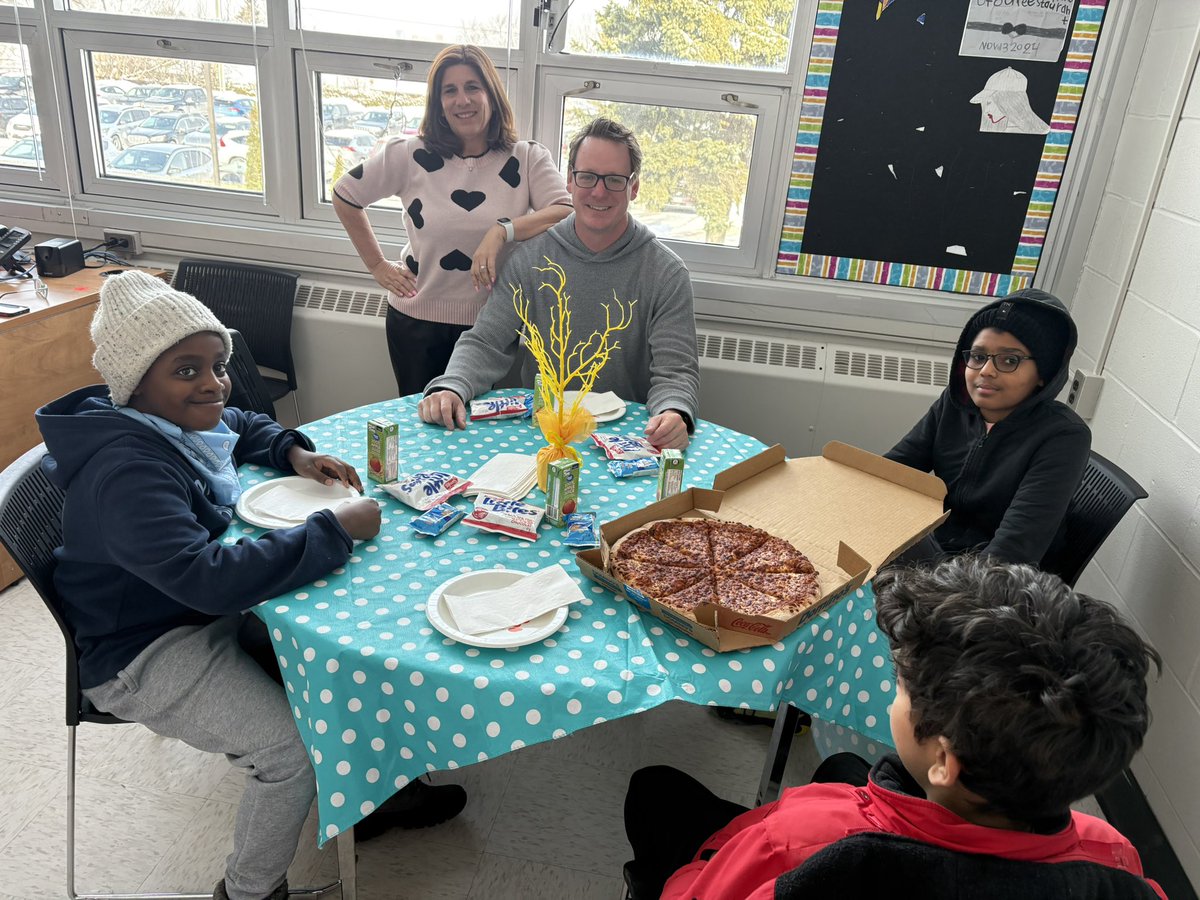 Kelly Holbrough tweet media