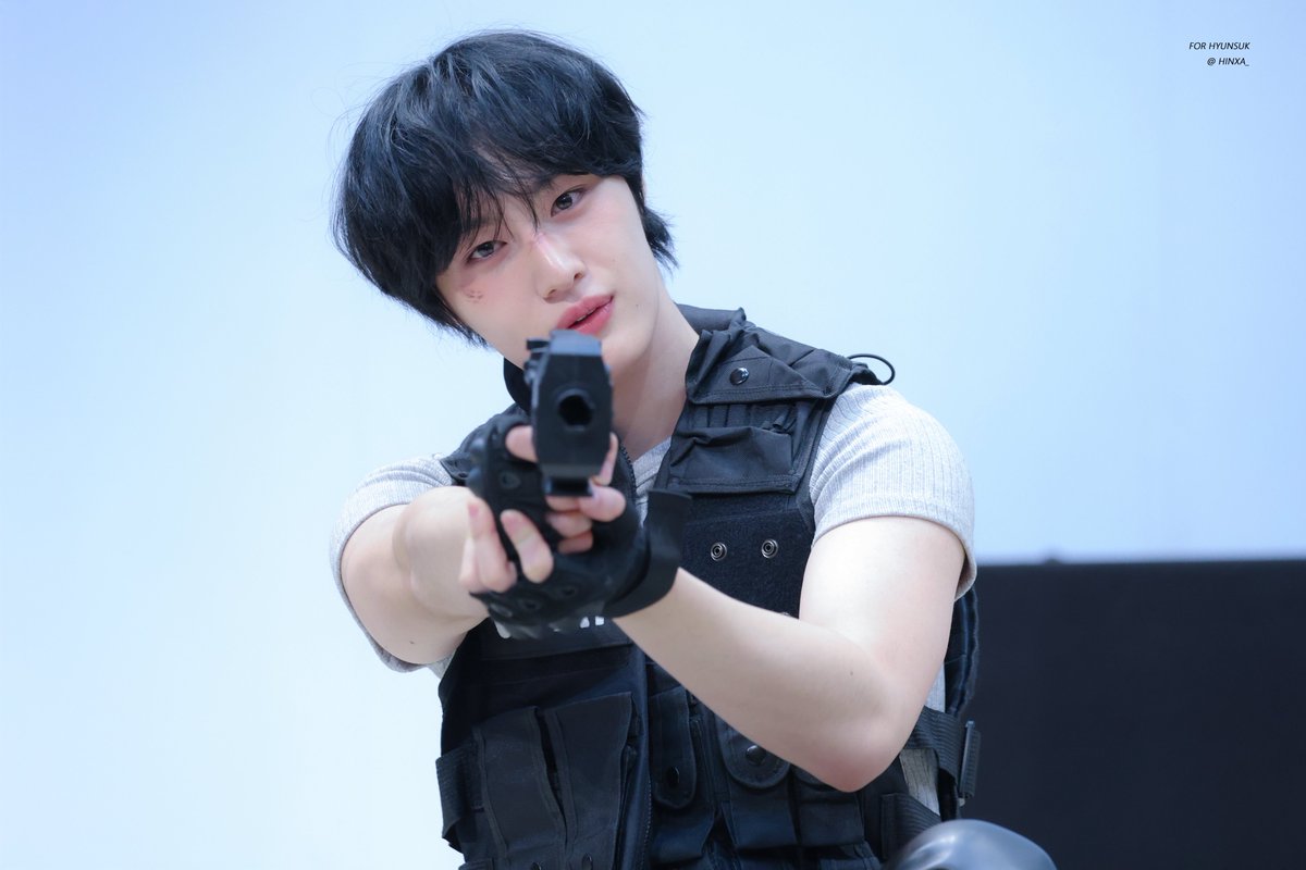 250208 프롬스토어  

 #CIX #현석 #윤현석 #HYUNSUK <a href="/CIX_Official/">CIX_Official</a>