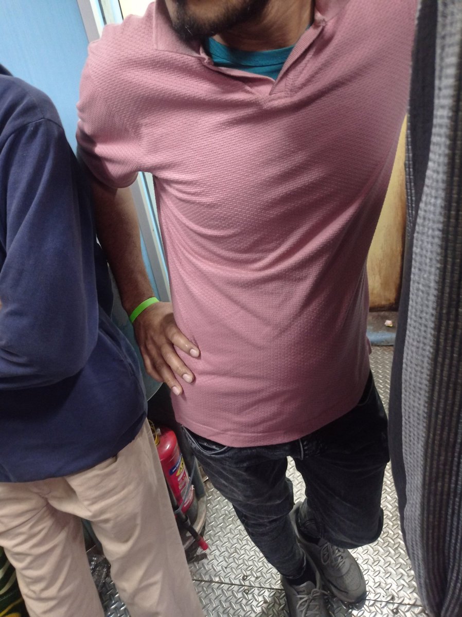 Balloon547's tweet photo. Handsome hunk in train #train #sexy https://t.co/KVHKUNNhk9