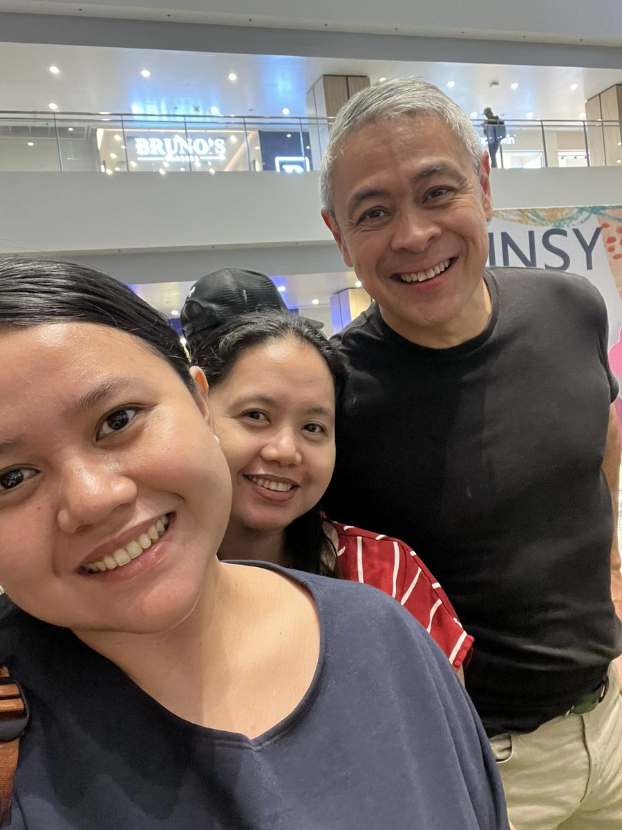 DonBelle_1011's tweet photo. Thank you for the groupies po. Happy Valentine’s Day. 🤍

#LoveRedefined #BenjAtOneAyala 
#BenjPangilinan @benjpangilinan1 
@apangilinan @mommymaricel https://t.co/UX3PM7G5hL