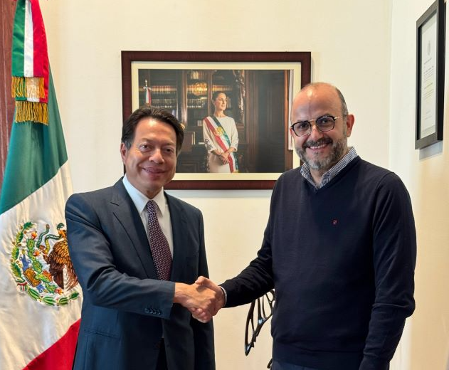 ¡Qué premiazo le dieron al rectorazo Villanueva! 

Por convertir a la Universidad de Guadalajara en una plataforma política de Morena, a Ricardo Villanueva le entregaron una subsecretaría de educación. Es tristísimo el cómo terminó la "máxima casa de estudios" de Jalisco.