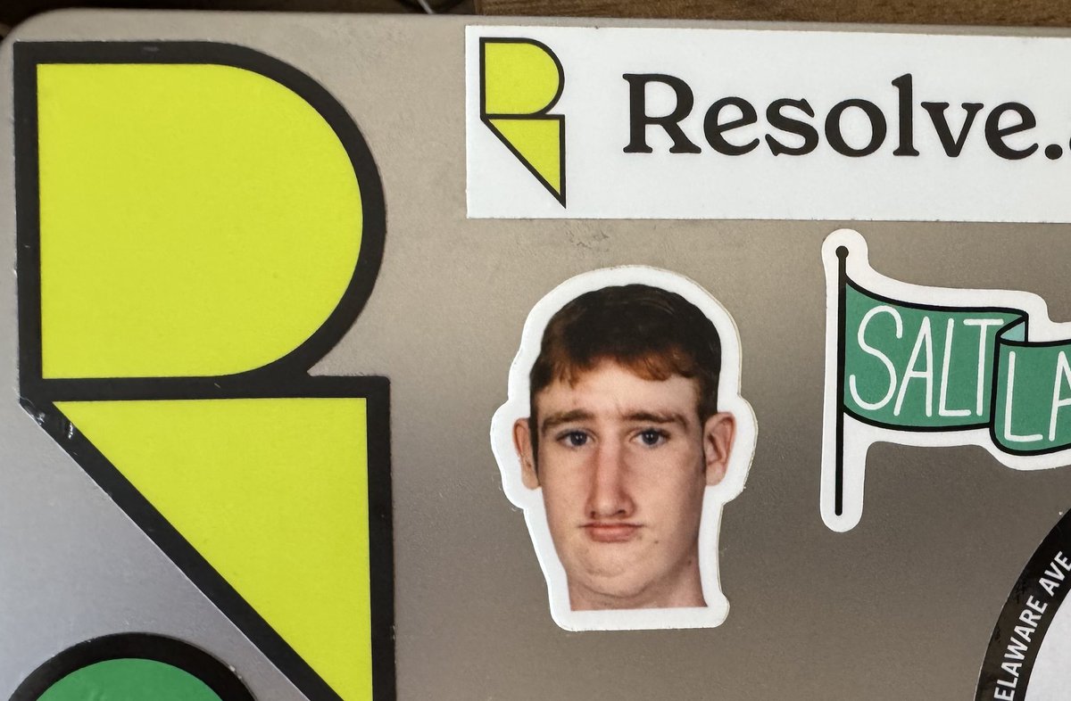 resolveai's tweet photo. @greg16676935420 Roses are red, my laptop is too, Greg stares at me… and I stare back too. https://t.co/NtBIVNtaXQ
