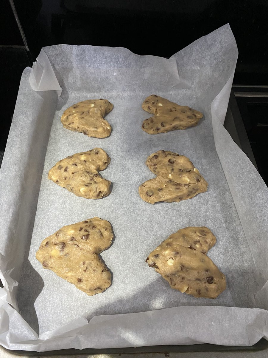 NDeanMarshall's tweet image. For Valentine’s Day I thought I would bake my husband some cookies as it’s one of his favourites. My first time baking them and it half worked? Lost their shape but delicious in taste. I’m glad I took a picture to show him what they were meant to look like 🤣 🍪