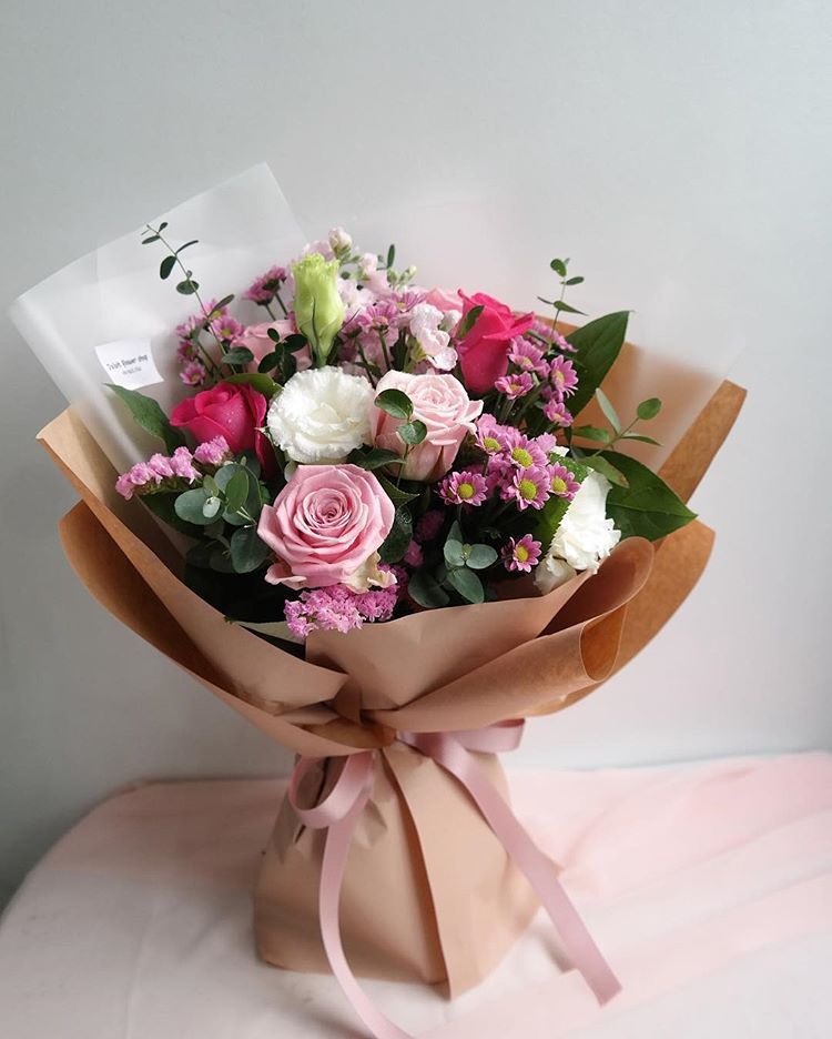 ———En la mesa del salón lo encontrará junto a un post-it con un dibujo de un corazón ( ♡ )———

( <a href="/Aprettydreamer/">𝐃𝐎𝐌𝐈𝐍𝐈𝐐𝐔𝐄.</a> )