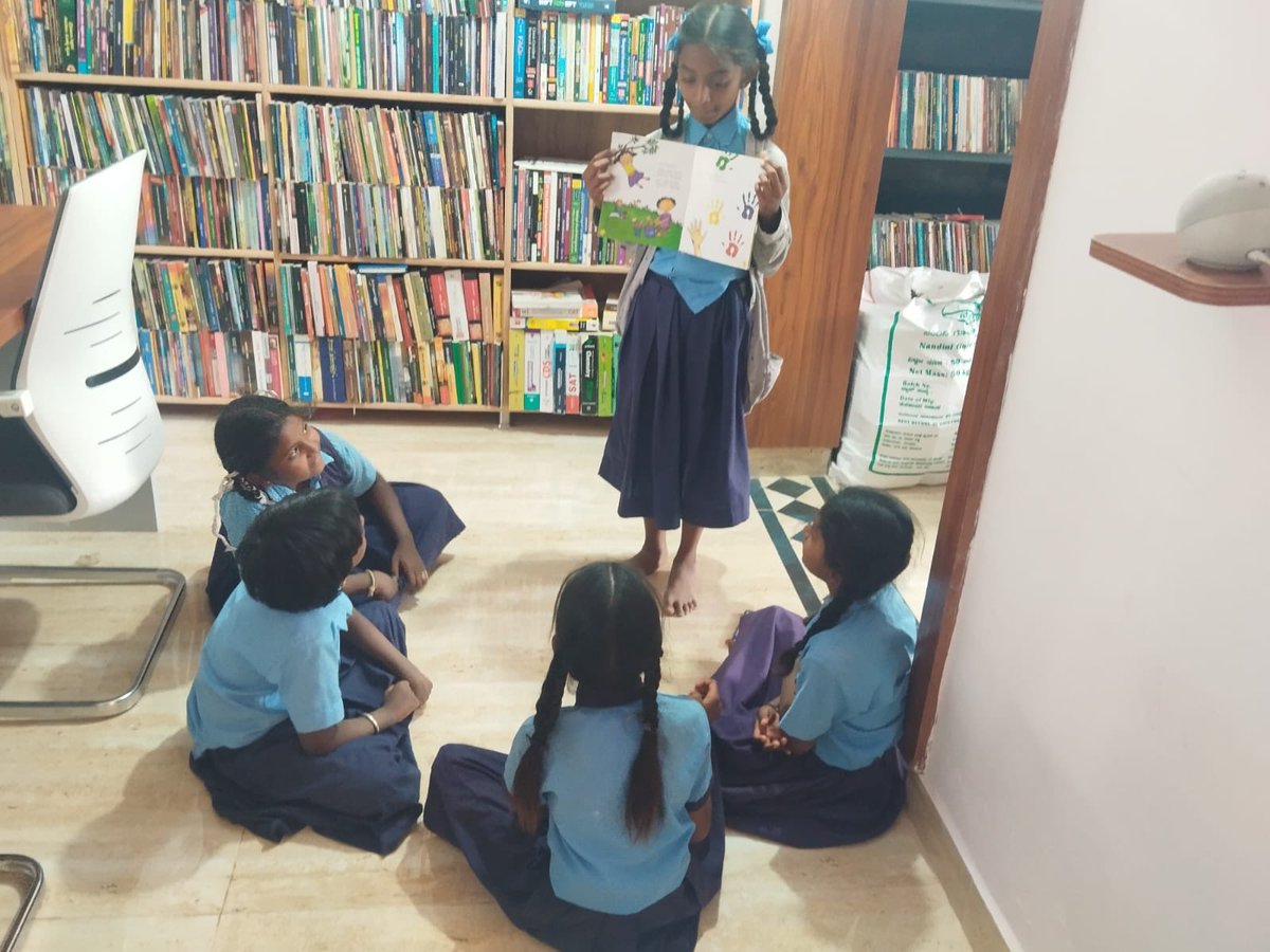 readingkafka's tweet image. Reading together, reading aloud. So good to see this. 
#librariesforall