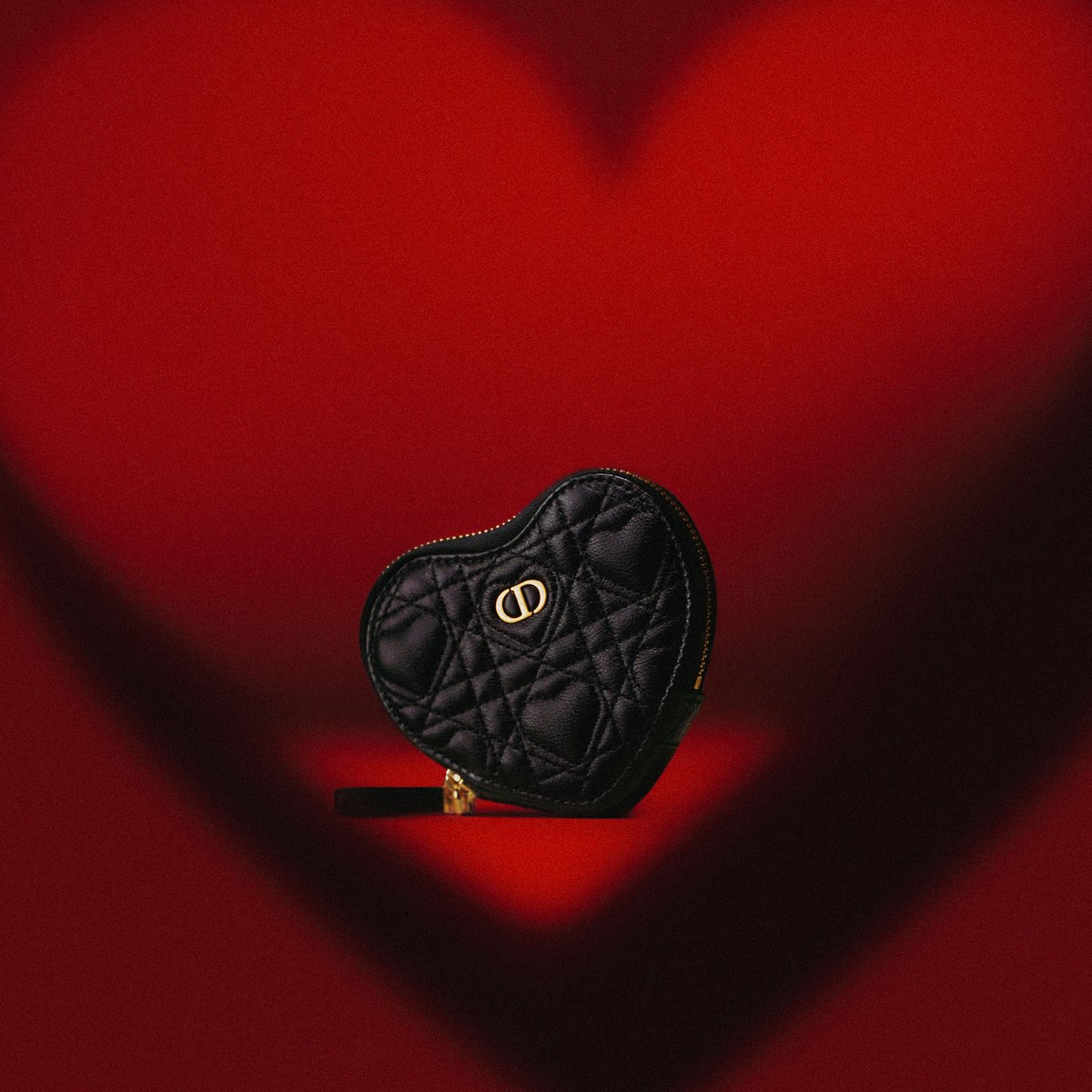 Dior's tweet photo. When Dior speaks the language of love – discover your heart's desire in the House's Valentine's selections, including the #LadyDior and #DiorBookTote by Maria Grazia Chiuri.
