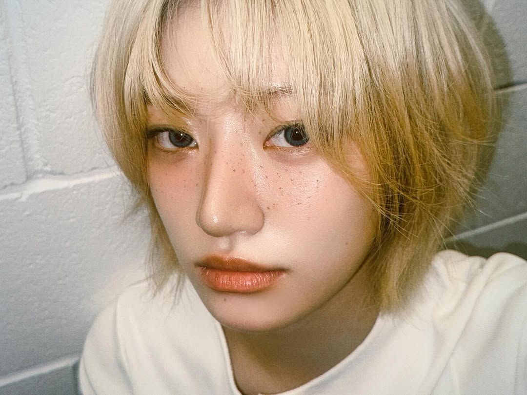 vinylsua's tweet photo. THIS FACE CARD IS INSANEEE https://t.co/jjy14Ecdyf