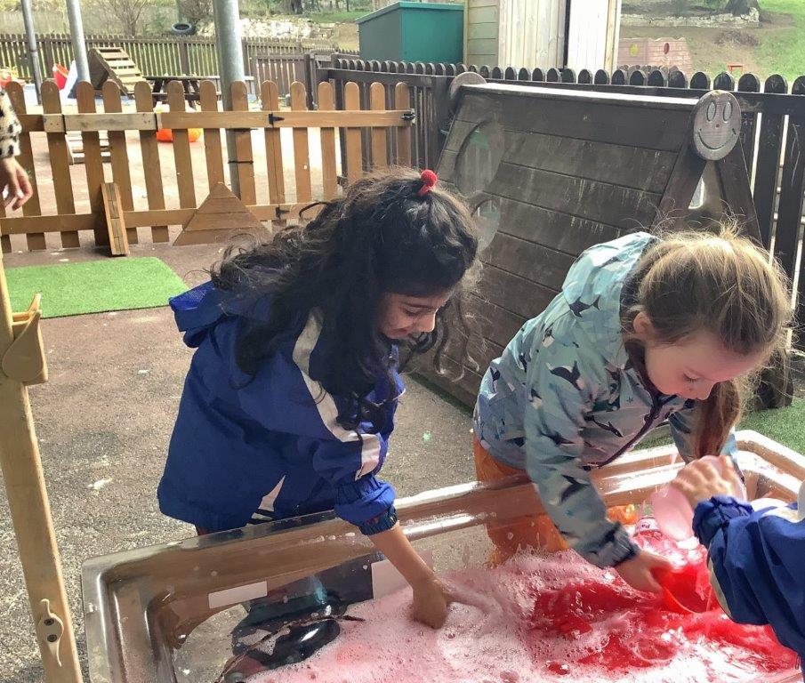 Lots of water play fun in Balta this week. #sensory #sharingspace #fun