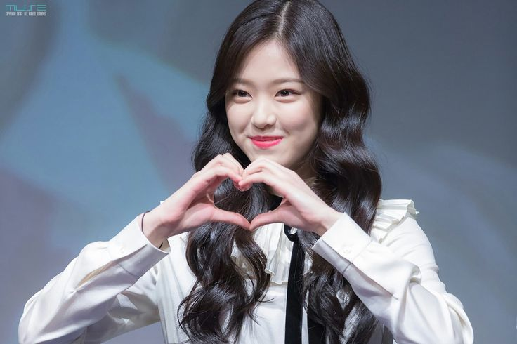 happy valentines day from hyunjin!