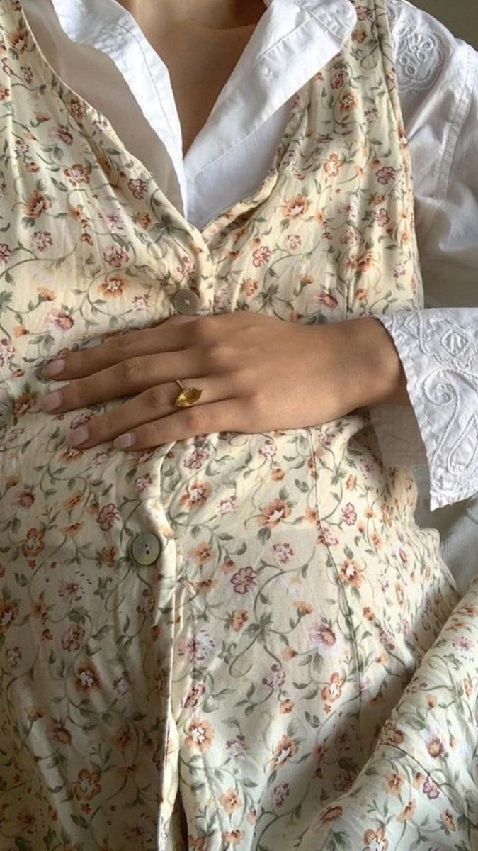 حامل!؟ مو عارفه إيش تستخدمي لبشرتك وأغلبها ماتناسب للحامل لأنها تضر الجنين؟!!🥹🤕
تعالي لان بشاركك الاهتمام كيف بوقت الحمل بشكل بسيط🤰🏻🥣🫧