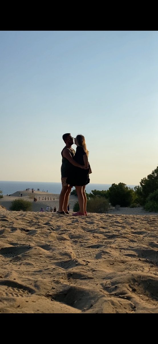 Kızıma Not:Umarım hayat karşına gerçek aşkı çıkarır çünkü sevmek sevilmek çok güzel 💘💐🤰🐣