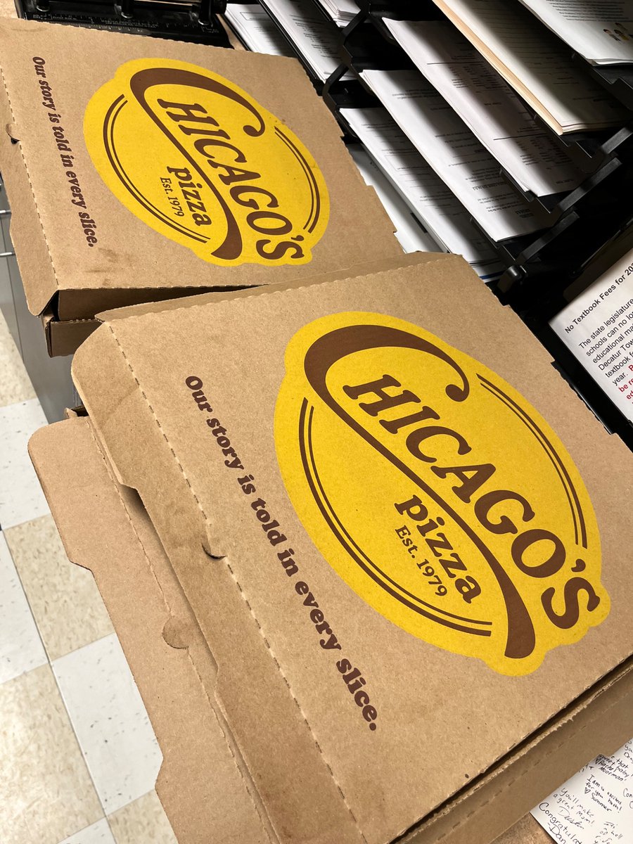 Blue Academy (@delcblue) on Twitter photo Our Valentines at <a href="/DELC_Gold/">Gold Academy</a> sent us heart shaped pizza!!! Thanks so much, neighbor! Such a kind surprise. #DecaturProud Our Valentines at <a href="/DELC_Gold/">Gold Academy</a> sent us heart shaped pizza!!! Thanks so much, neighbor! Such a kind surprise. #DecaturProud