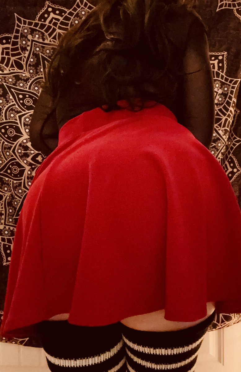BreakingAugust's tweet photo. Happy Valentines Day Angels https://t.co/wjNFVpAr6J