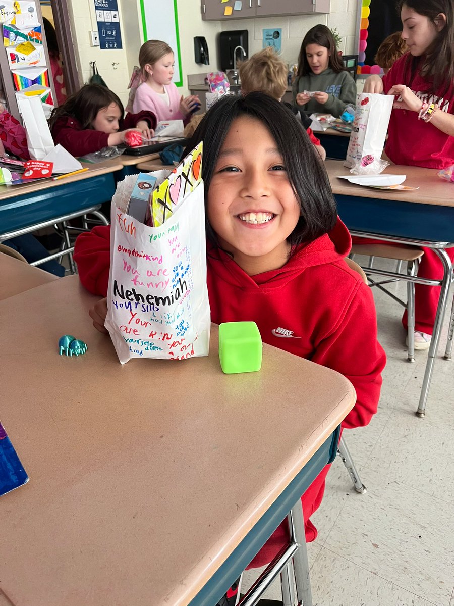 bri_esser's tweet image. What an amazing day celebrating friendship and kindness! Students used their Valentine’s bags to share affirmations and created a Take What You Need wall to share affirmations with others! #ProjectKindness #AnchoredInExcellenceCVES @cveschargers @lisa_minutoli @IHeartCKH 🩵