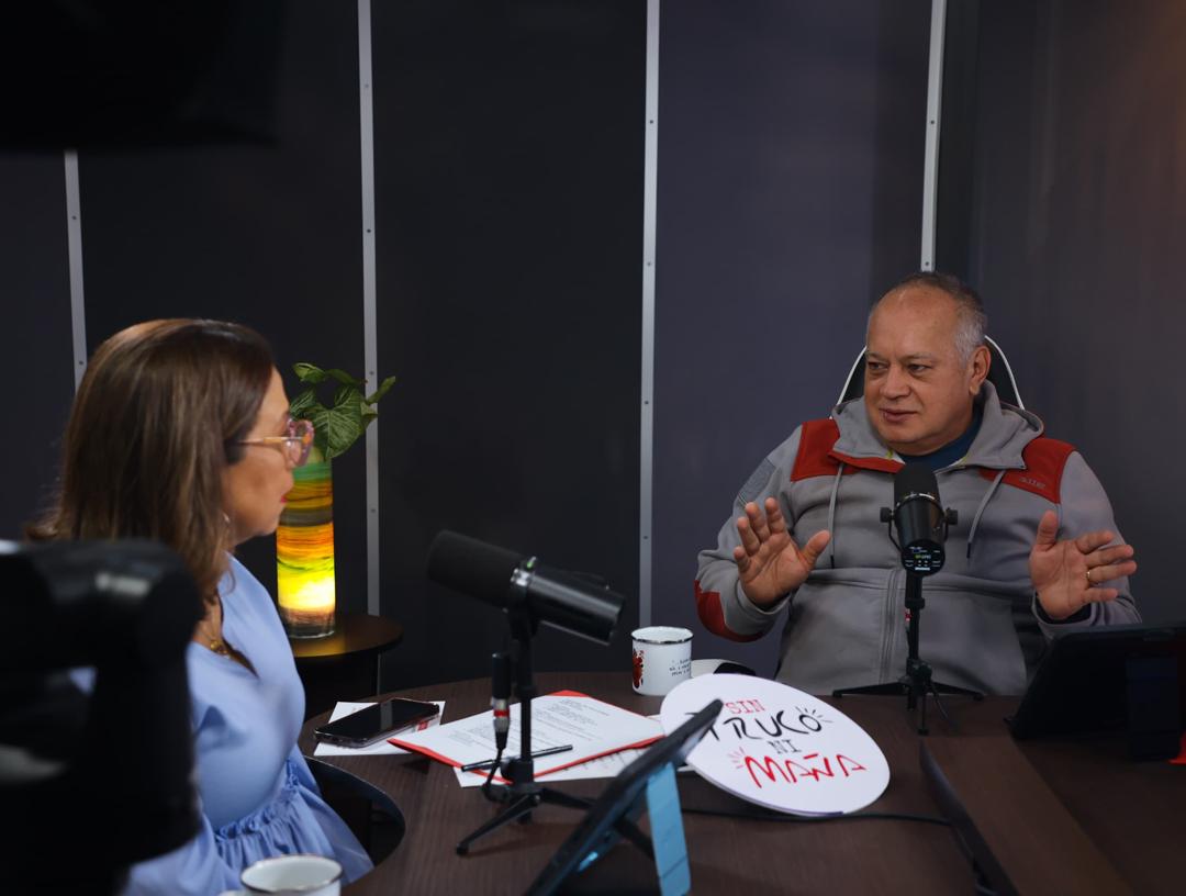 El Comandante Supremo Hugo Chávez dejó grandes enseñanzas, entre ellas el entender cómo el amor tiene que estar presente en las relaciones, señaló el secretario general del Partido Socialista Unido de Venezuela (PSUV), Diosdado Cabello.

"Antes era imposible que un hombre le