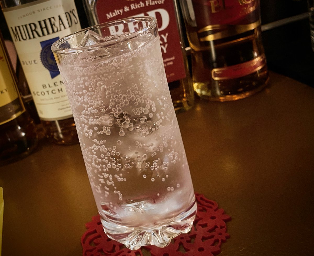 なかのみ #中野でカンパイしよっ
第27話① #BarABBEYROAD
「ボトルキープにしてくんちぇ」
無料話更新されてます!
ふらっと顔を出したくなる、温かさのあるお店です🥂
意外なフードメニューの頼み方も・・・!🍽
「松ヶ丘 美南」方言監修
山野辺 翔平(@uniknocker )
https://t.co/ciaTmQgvzD