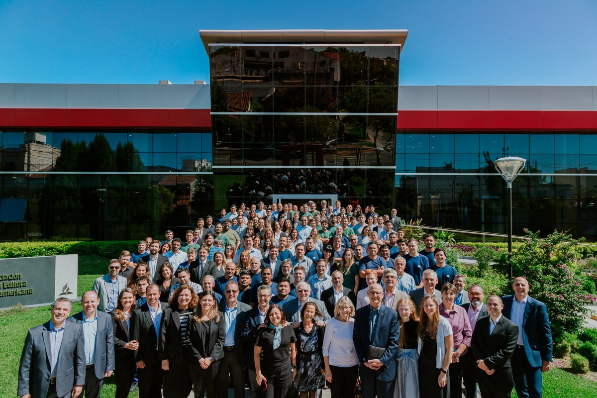 EditorialACES tweet media