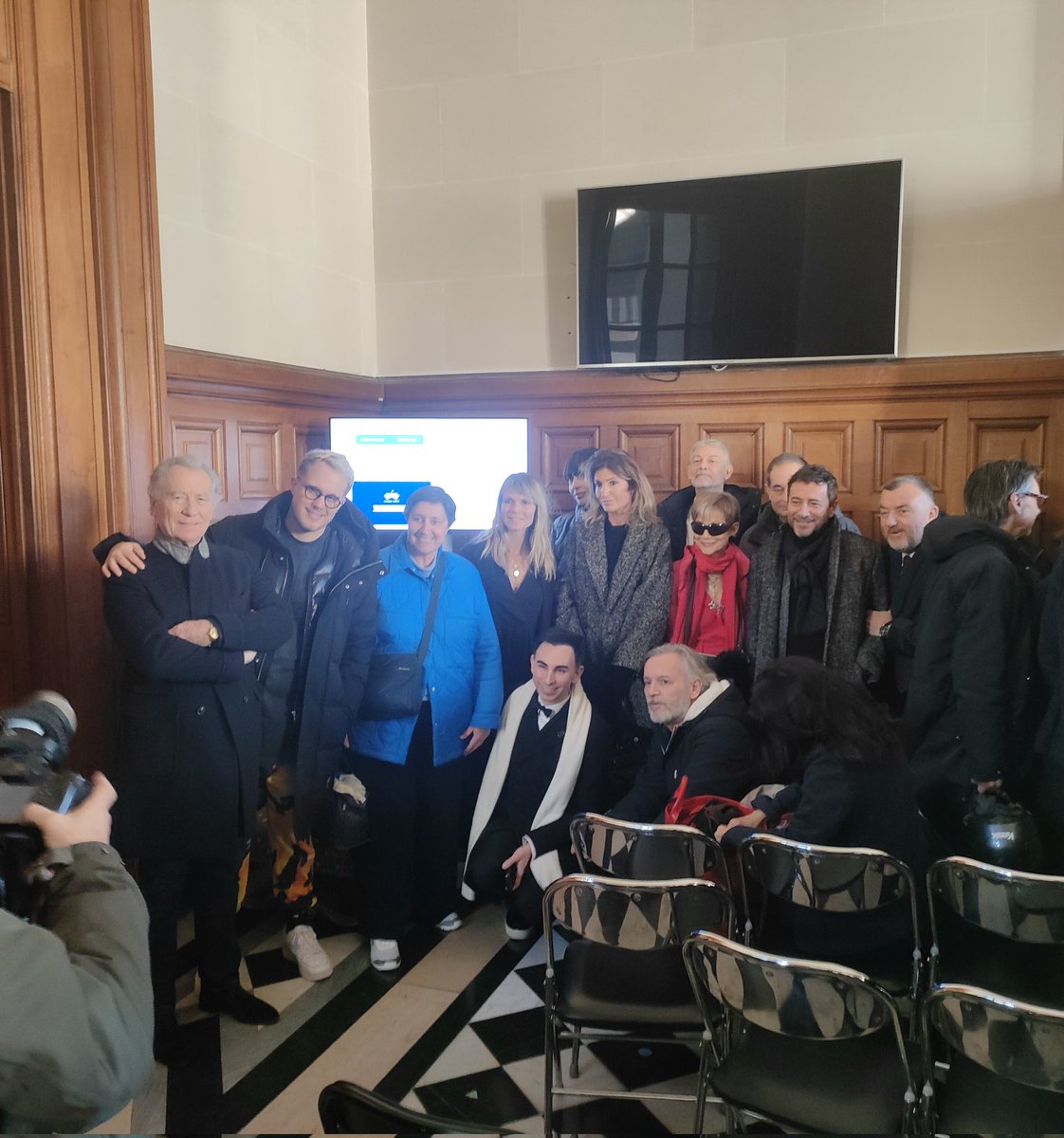 Plusieurs visages de C8 ont fait le déplacement au Conseil d'Etat ce vendredi pour l'audience devant décider du sort de la chaîne