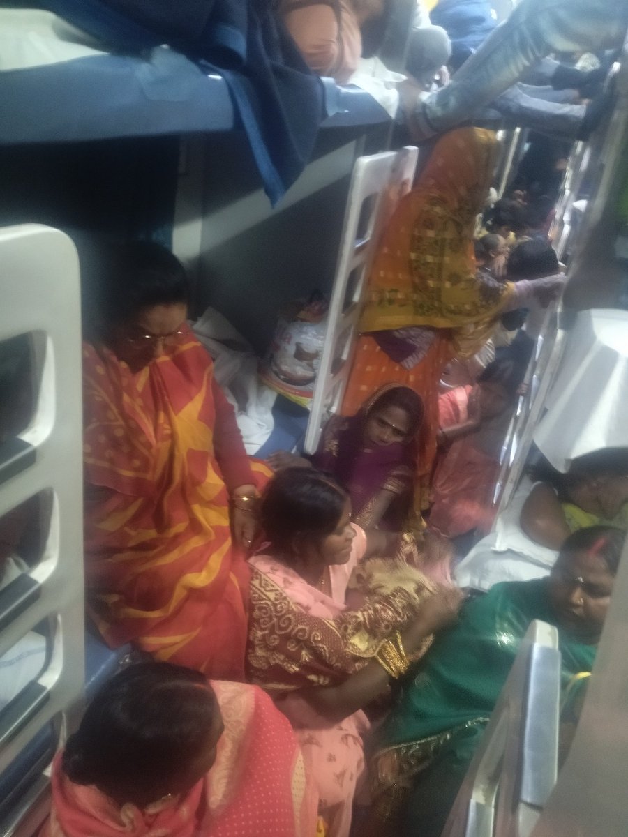 KspKeshav's tweet photo. Dear Railway
Traveling from Bhagalpur to Anand Vihar on Vikramshila Express (12367) is pathetic. 3rd AC coach B4 has non-functional AC, causing suffocation, especially for seniors and children, due to overcrowding and inaccessible toilets. Pls help
@RailMinIndia @AshwiniVaishnaw https://t.co/3qhyUzNb2r