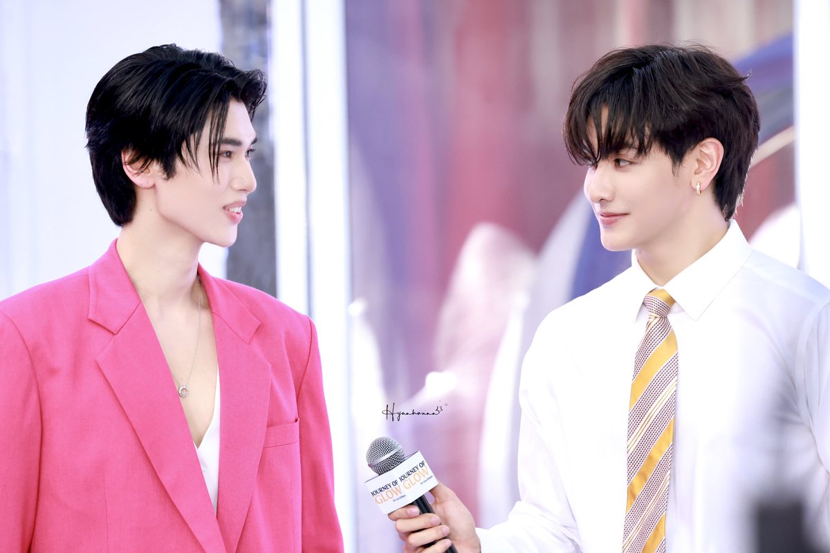 Hyunhannn_Yuh's tweet image. 250214📸

Of course, a smile is the sweetest when we are together❤️‍🔥

GALDERMA x JOONGDUNK
#JourneyofGLOW 
#Galderma
#GlowThroughLife 
#SkinThatFeelsLikeYouAgain 
#AestheticsByGaldermaThailand
#จุงดัง #JoongDunk
@dunknatachai #dunknatachai 
@ChenRcj #จุงอาเชน